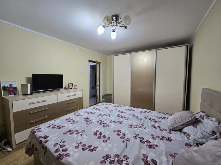Apartament cu 2 camere decomandat în Obor