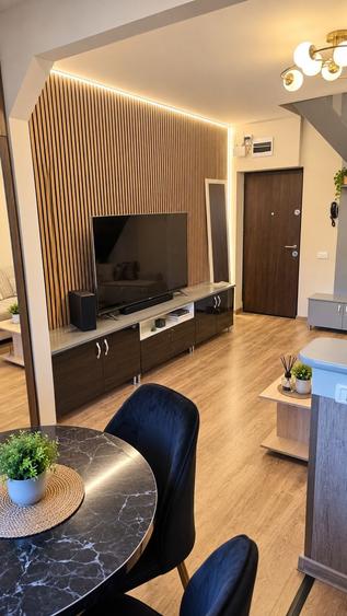 Apartament cu 3 camere decomandat în Noua