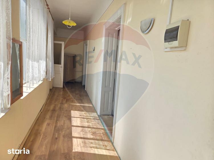 Casă cu 5 camere cu Teren 1010 Mp în Ultracentral