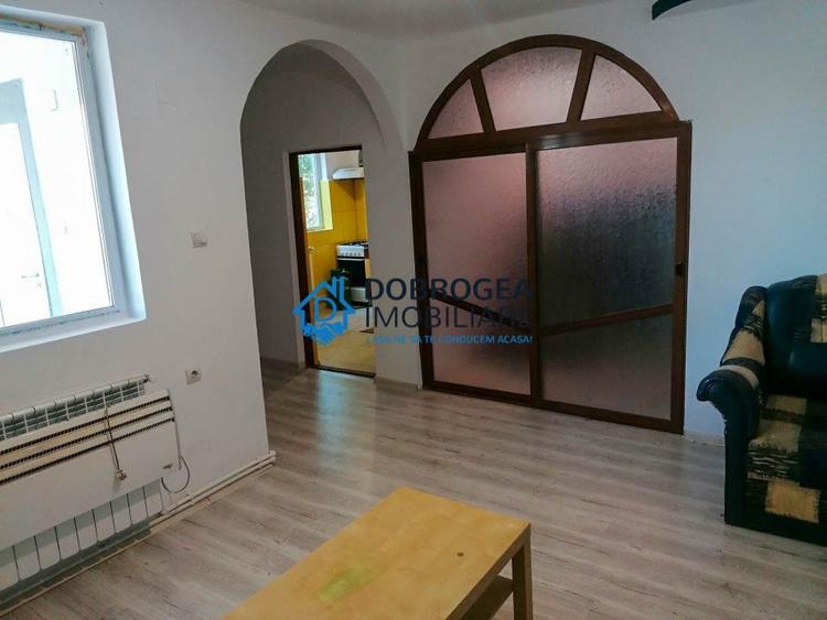 Casă individuală cu 4 camere cu Teren 120 Mp în Central