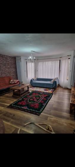 Casă cu 5 camere cu Teren 377 Mp în Central