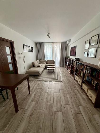 Apartament cu 2 camere semidecomandat, mobilat în P-ța Unirii