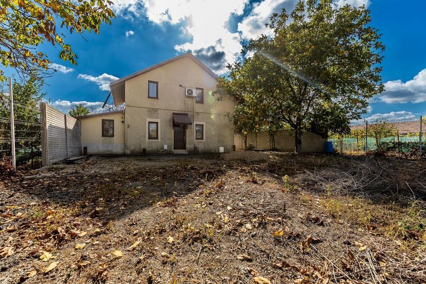 Casă individuală cu 3 camere cu Canalizare în Aradul Nou