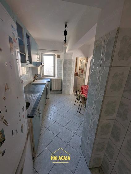 Apartament cu 3 camere nedecomandat în Micro 16
