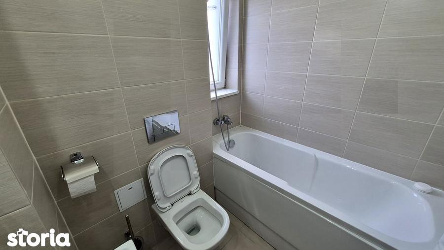 Apartament cu 3 camere decomandat, mobilat în Tei