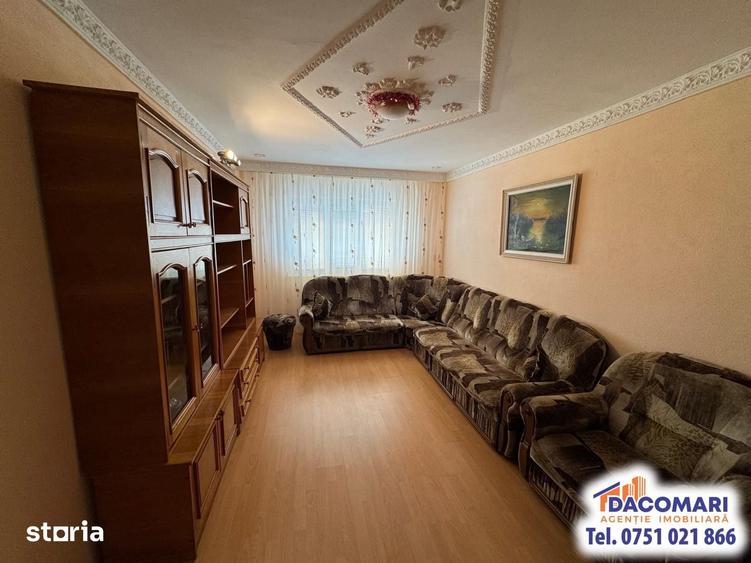 Apartament cu 3 camere în Micro 17