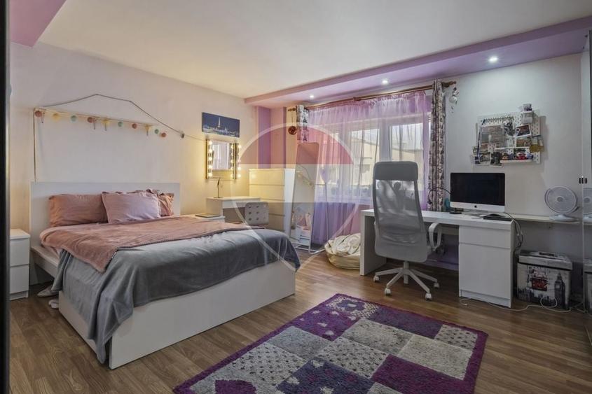 Apartament cu 4 camere decomandat, mobilat în Sebastian