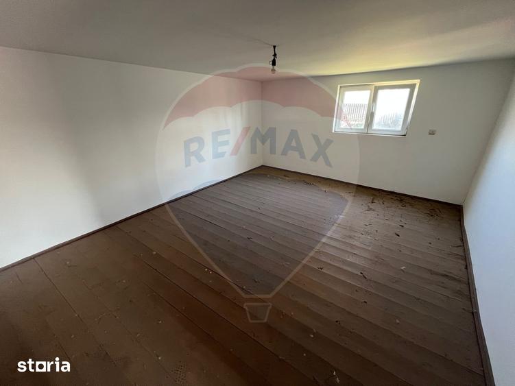 Casă cu 3 camere cu Teren 7000 Mp în Movilița