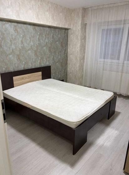 Apartament cu 3 camere decomandat, mobilat în Colentina