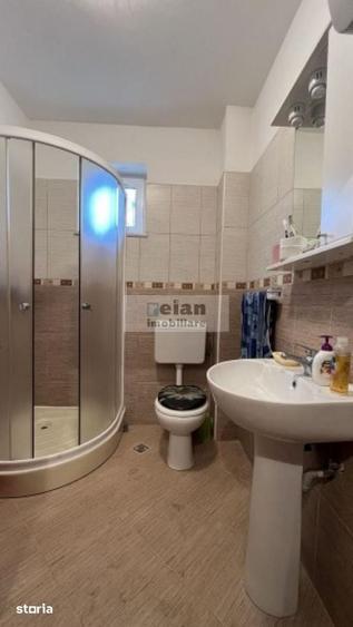 Casă cu 7 camere cu Teren 1356 Mp în Predeal