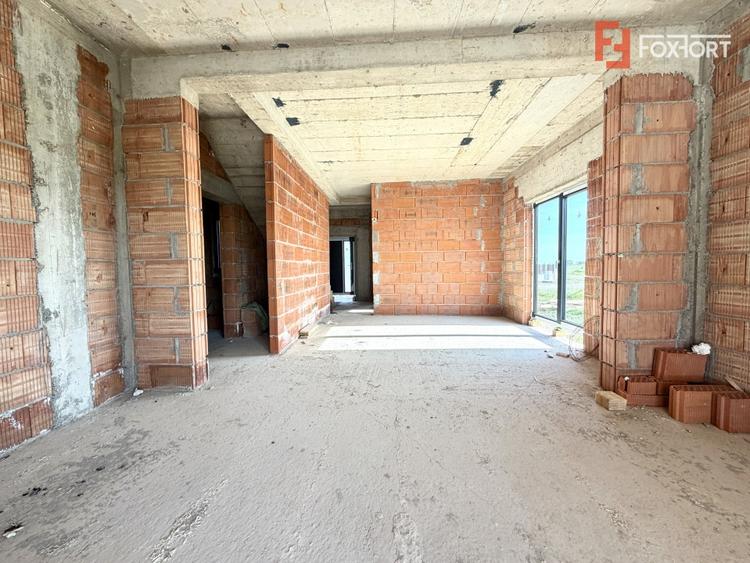 Duplex cu 5 camere cu Teren 280 Mp în Sânandrei