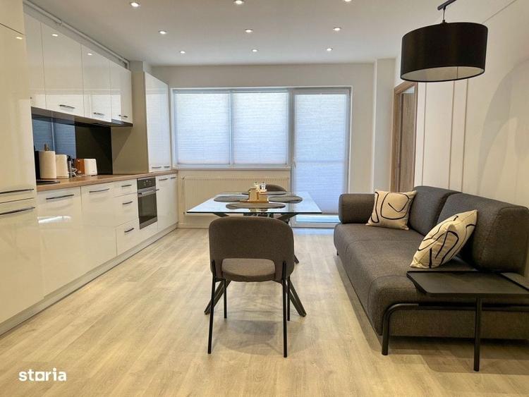 Apartament cu 3 camere decomandat în Între Lacuri