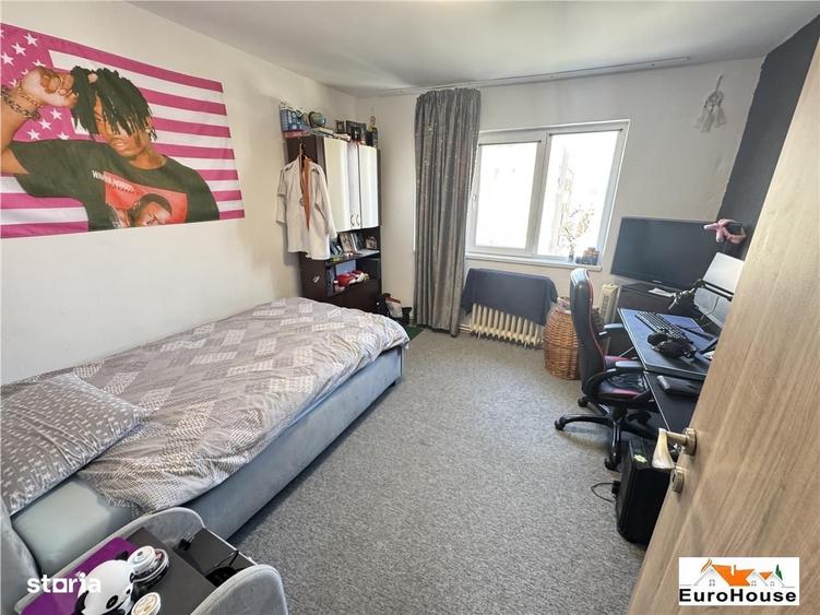 Apartament cu 3 camere decomandat în Cetate