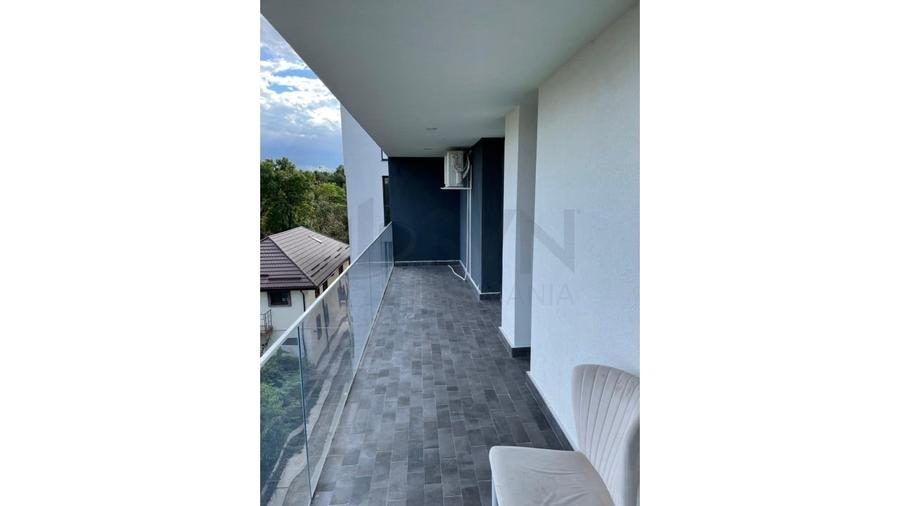 Apartament cu 4 camere decomandat, mobilat în Băneasa