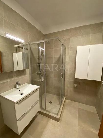 Apartament cu 2 camere semidecomandat, mobilat în Andrei Mureșanu