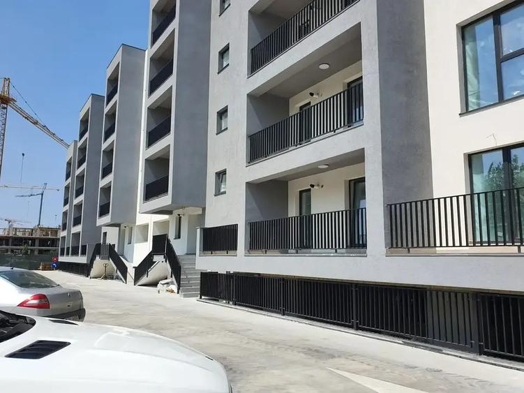 Apartament cu 2 camere decomandat în Titan