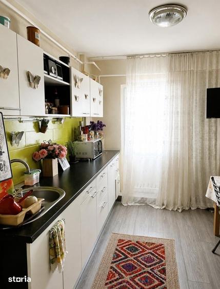 Apartament cu 3 camere decomandat în Găvana