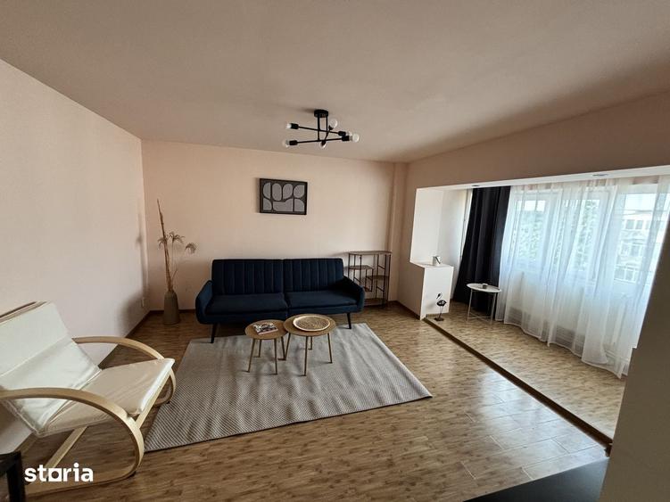 Apartament cu 4 camere decomandat în Exterior Vest