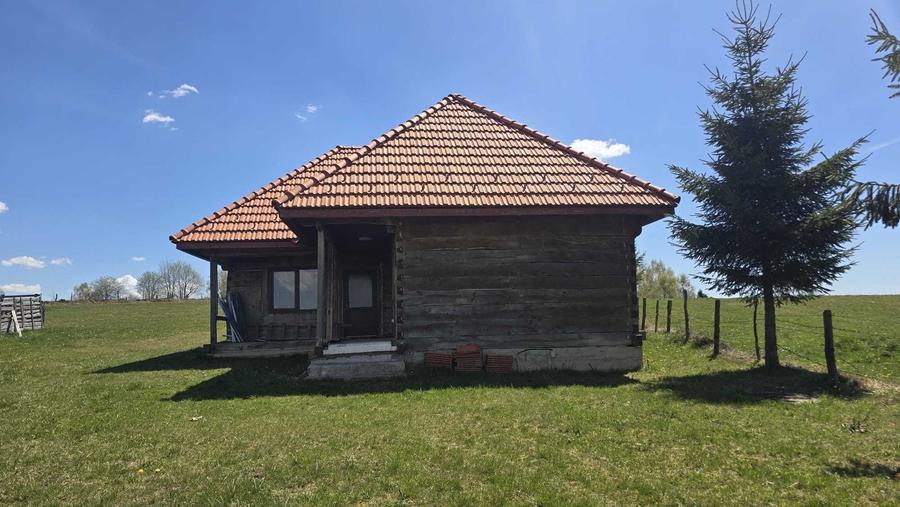 Casă cu 3 camere în Râșca