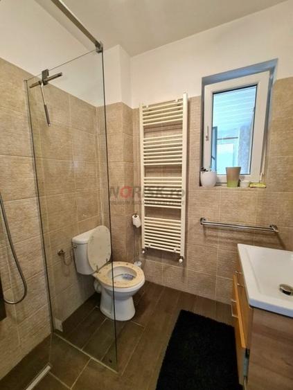 Casă individuală cu 4 camere cu Canalizare în Domnești