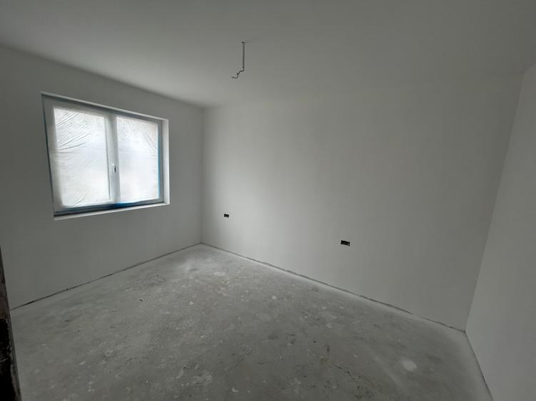 Duplex cu 3 camere cu Canalizare în Moșnița Nouă