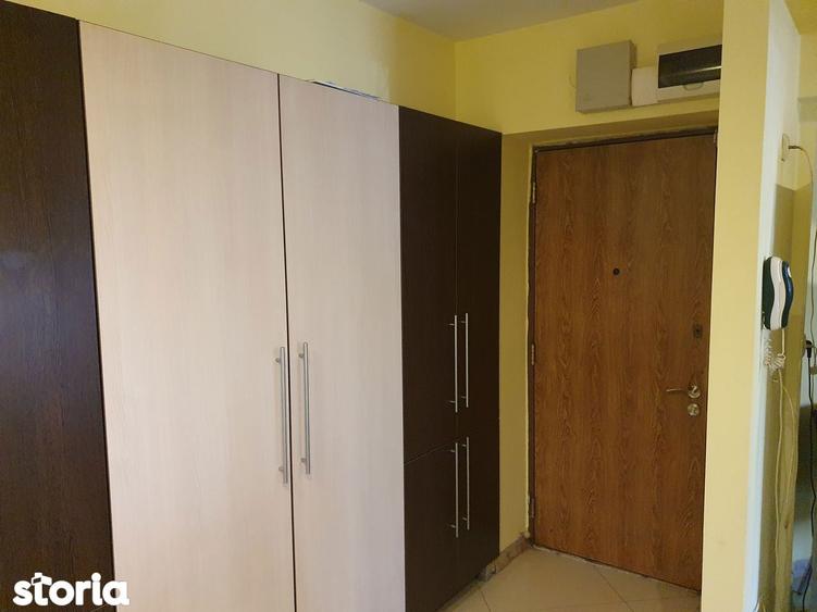 Apartament cu 4 camere semidecomandat, mobilat în Tudor Vladimirescu