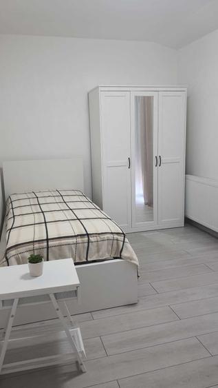 Apartament cu 3 camere decomandat în Dobroești