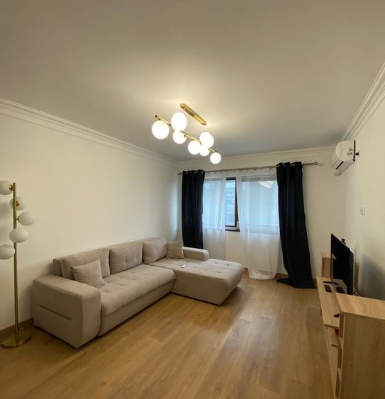 Apartament cu 3 camere, etajul 7/10, zona Centru-Palas Mall - 1