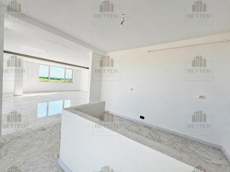 Penthouse cu 3 camere semidecomandat în Metalurgiei