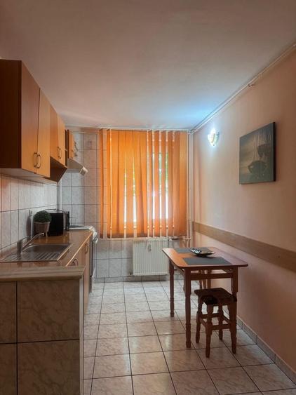 Inchiriez apartament 2 camere cartier Craiovei - 1