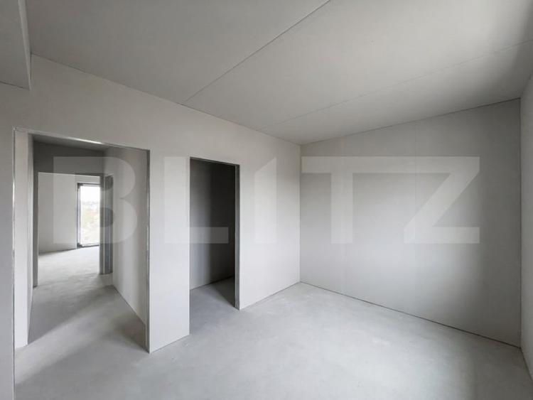 Apartament cu 2 camere decomandat în Est