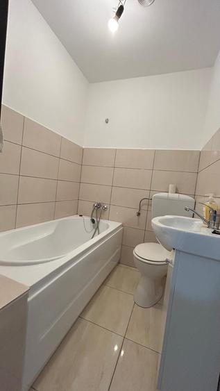 Casă individuală cu 5 camere cu Canalizare în Hălmeag