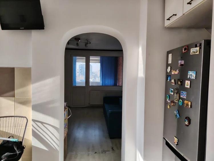 Apartament cu 3 camere semidecomandat, mobilat în Liviu Rebreanu