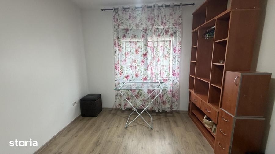 Casă cu 5 camere cu Teren 100 Mp în Chiajna