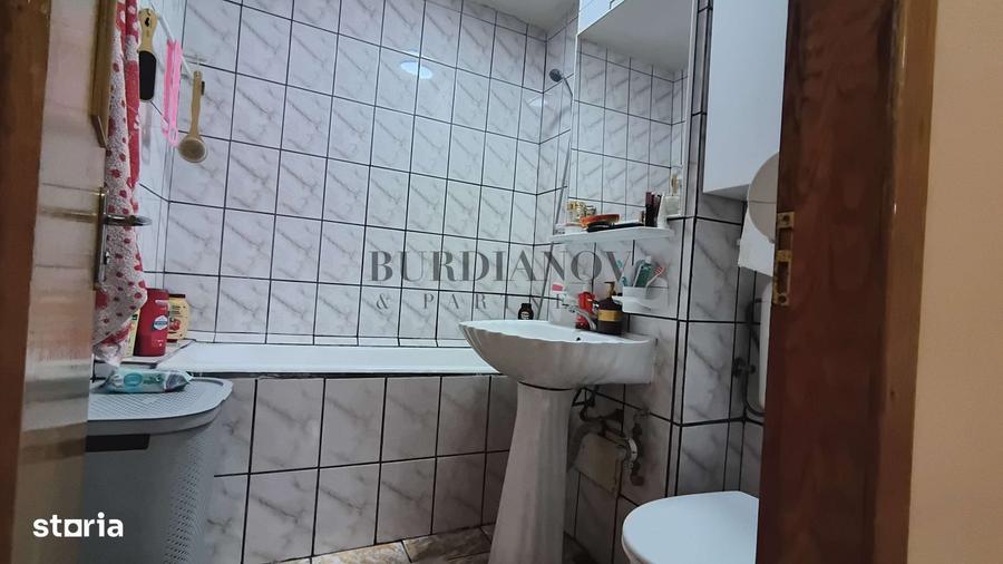 Apartament cu 4 camere semidecomandat în Morarilor