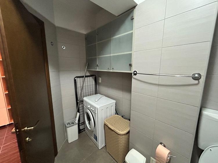Apartament cu 2 camere semidecomandat, mobilat în Est