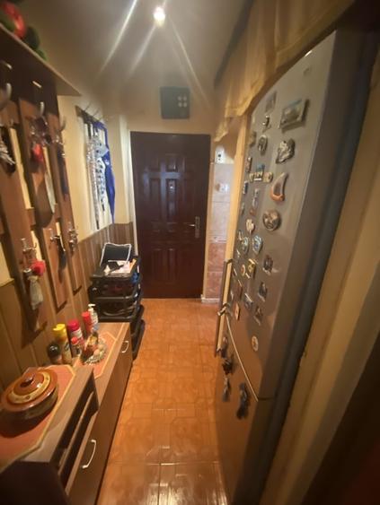 Apartament cu 2 camere semidecomandat, mobilat în Filiași