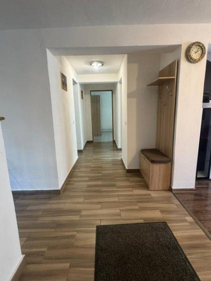 Apartament cu 3 camere decomandat în Șelimbăr