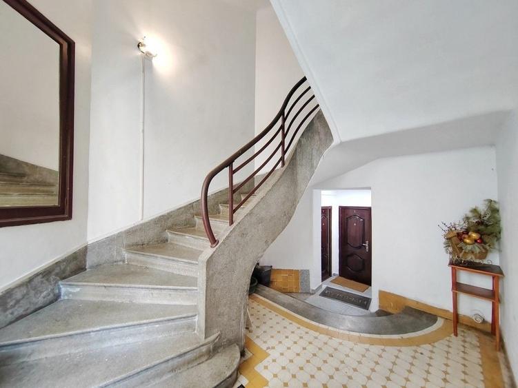 Apartament cu 2 camere decomandat în Capitale