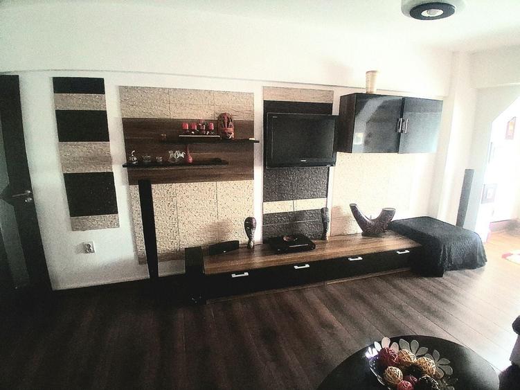 Apartament cu 2 camere decomandat în Buzaului
