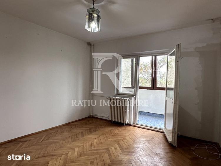 Apartament cu 3 camere decomandat în Cantemir