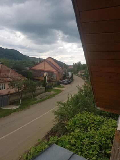 Casă individuală cu 5 camere cu Teren 2100 Mp în Șimișna