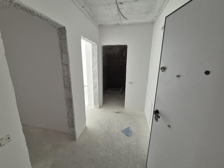 Apartament cu 2 camere în Apărătorii Patriei