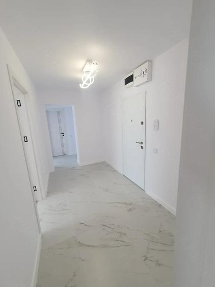 Apartament cu 2 camere decomandat în Noua