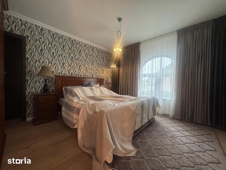 Casă cu 6 camere cu Teren 1834 Mp în Bran