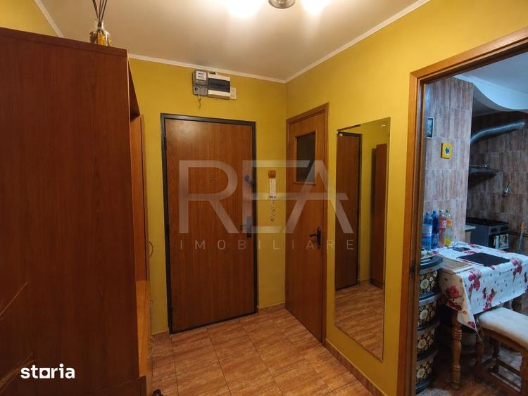Apartament cu 4 camere decomandat, mobilat în Titan