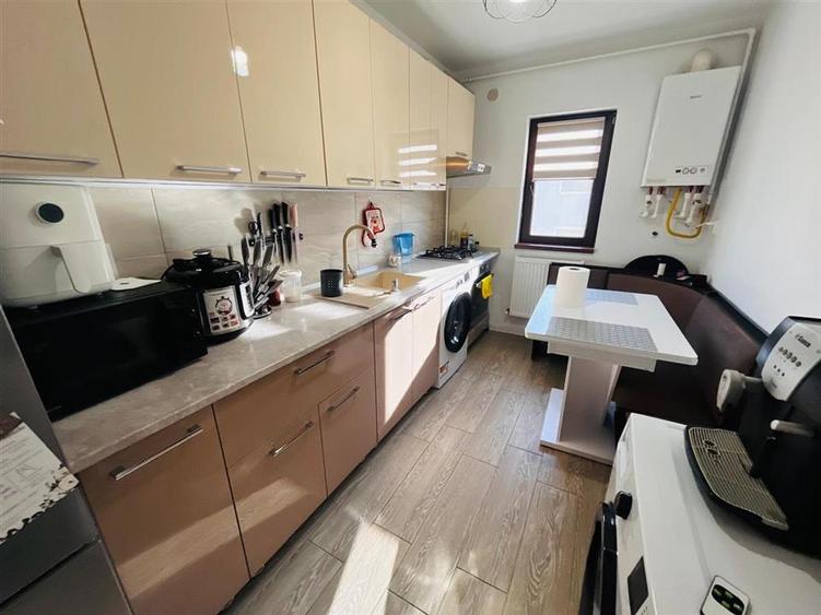 Apartament cu 2 camere decomandat, mobilat în Lunca Cetățuii