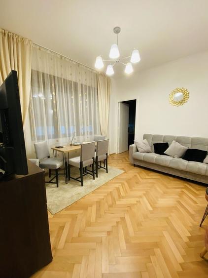 Apartament cu 2 camere semidecomandat, mobilat în Calea Victoriei