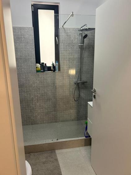 Duplex cu 4 camere cu Canalizare în Est