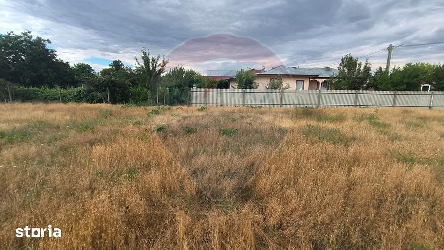 Teren de 1400 mp, în Costache Negri